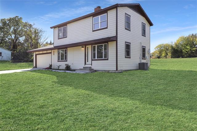 Building Photo - 9306 High Noon Dr