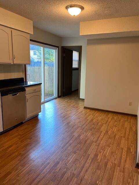 Foto del edificio - 1063 E Huntington Cir