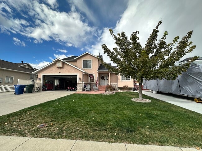 Foto del edificio - 3914 Red Hawk Rd W
