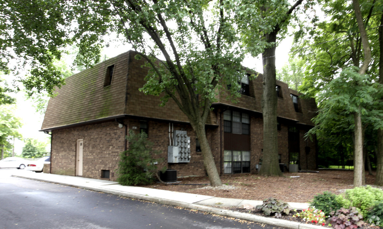 Building Photo - Ivy Apartments