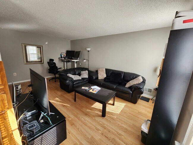 Foto del edificio - 268 Matthews Drive