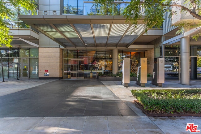 Foto del edificio - 1155 S Grand Ave