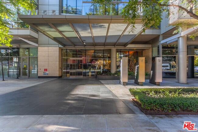 Building Photo - 1155 S Grand Ave