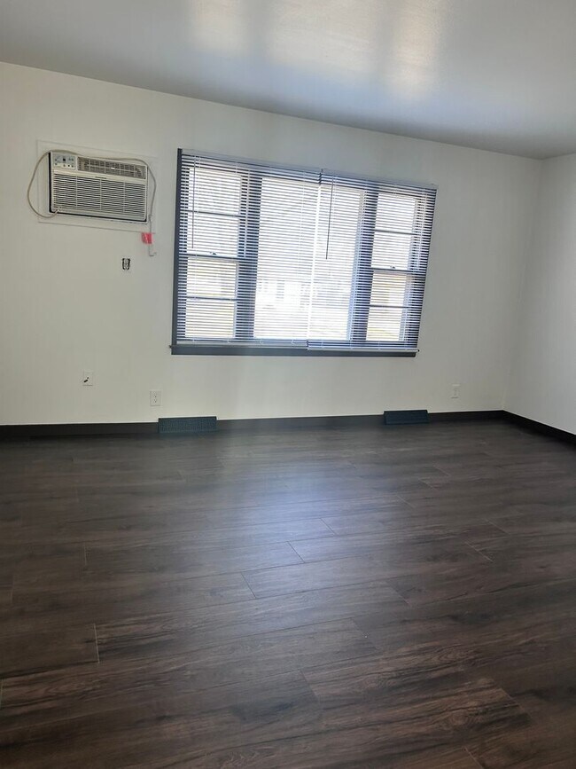 Foto del edificio - 1714 W Illinois Ave