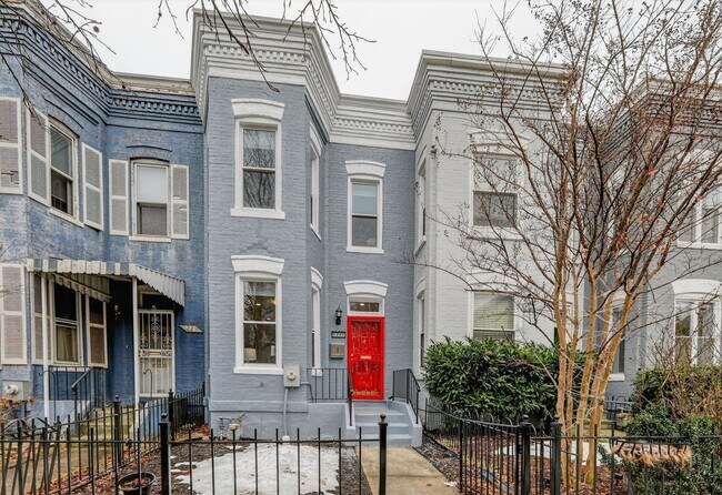 Foto del edificio - wonderful 3BR 1.5 Bath in the H st Corridor