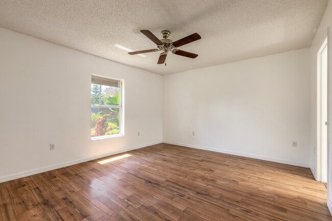 Building Photo - 3214 Juniper Dr