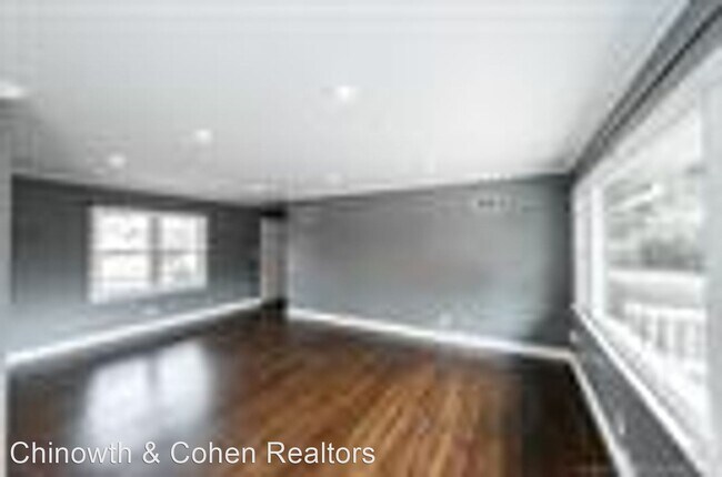 Building Photo - 3 br, 2 bath House - 3744 E 4th St