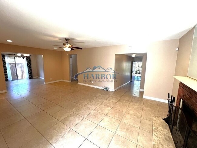 Foto del edificio - 227 W Cummings St