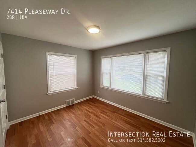 Foto del edificio - 7414 Pleaseway Dr