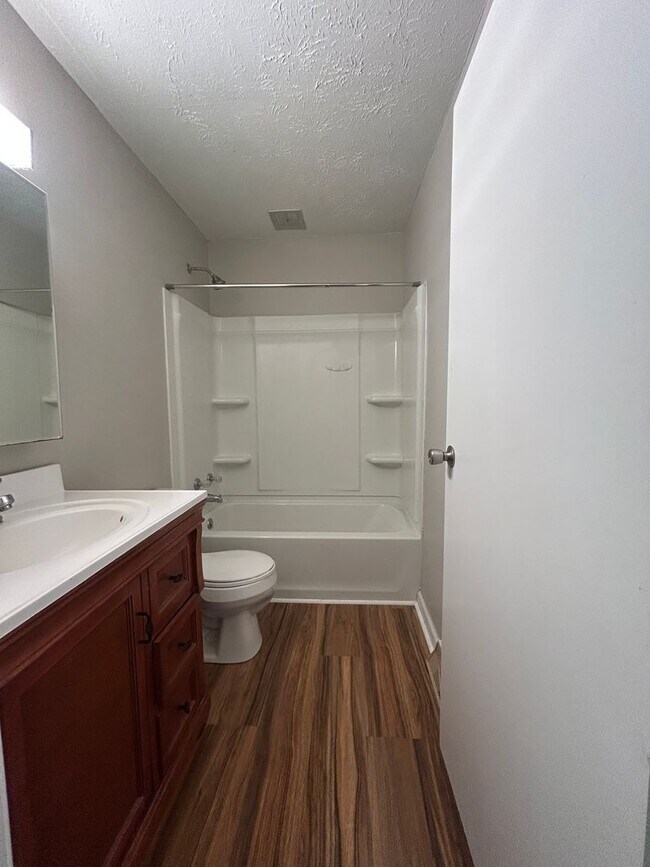 Foto del edificio - 824 Oak St