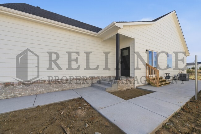 Photo - 5249 N Pinecrest Ct (Bel Aire, KS) House