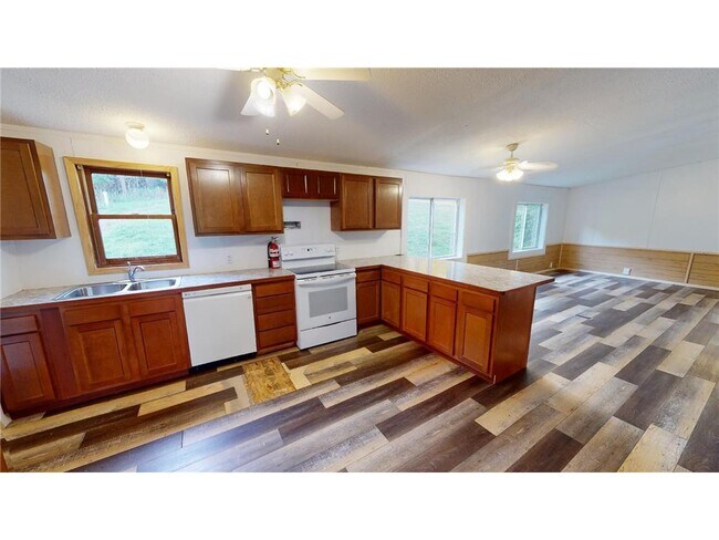 Foto del edificio - 12601 County Rd 40 NE
