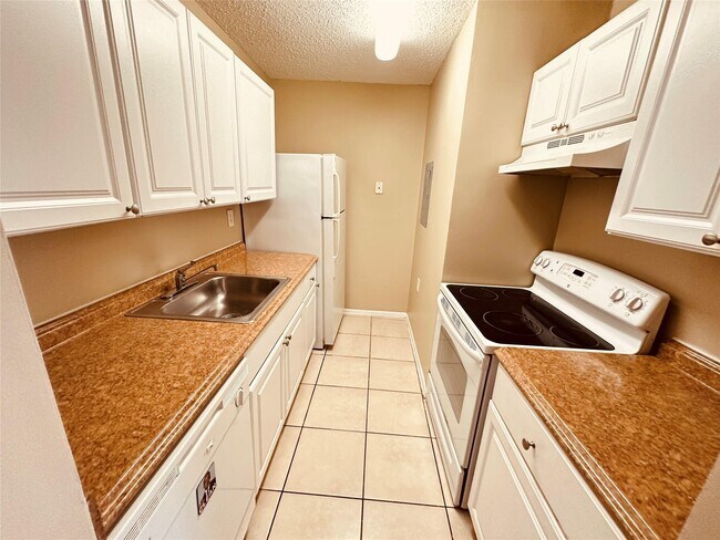 Foto del edificio - 1162 Lake Terry Dr