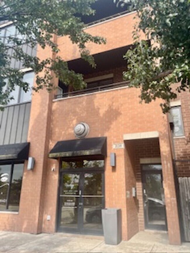 Foto del edificio - Breathtaking, 2-Bedroom, 2-Bath Condo Near Medical District