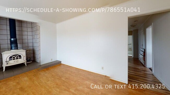 Foto del edificio - Spacious Two Bedroom Duplex in Pacific Grove