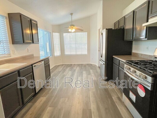 Building Photo - 2576 W Summits End Ct