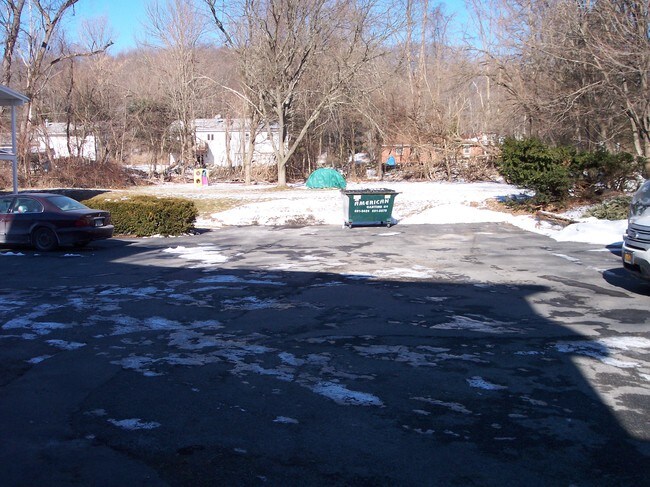 Foto del edificio - 70 New Paltz Rd