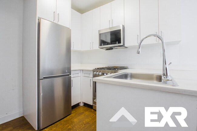 Foto del edificio - 151 Mott St