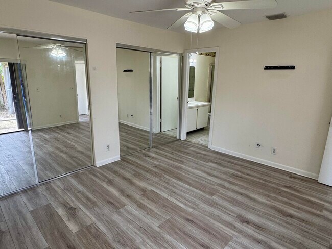 Foto del edificio - 1301 Waterview Cir