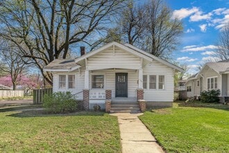 Building Photo - 830 E Delmar St