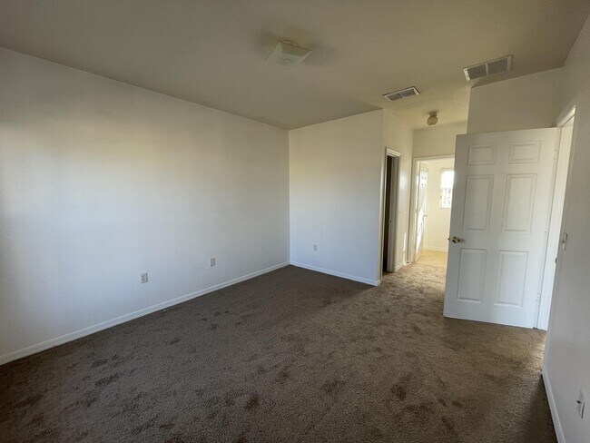 830 Fraser Dr photo'