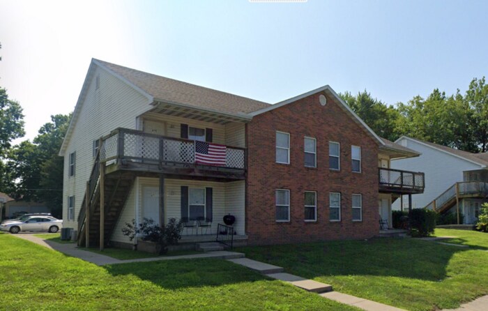 Primary Photo - 1 Bedroom Lower Apartment, Handicap Assess...