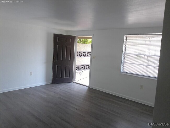 Foto del edificio - 1166 NE 1st St