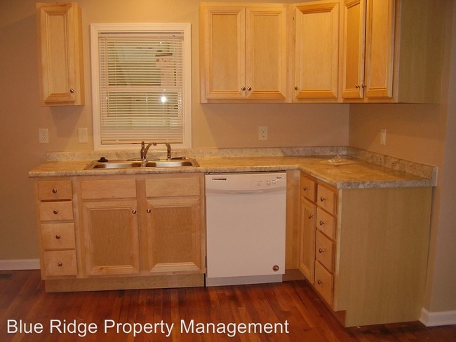 Foto del edificio - 3 br, 1 bath House - 1733 Jefferson Avenue