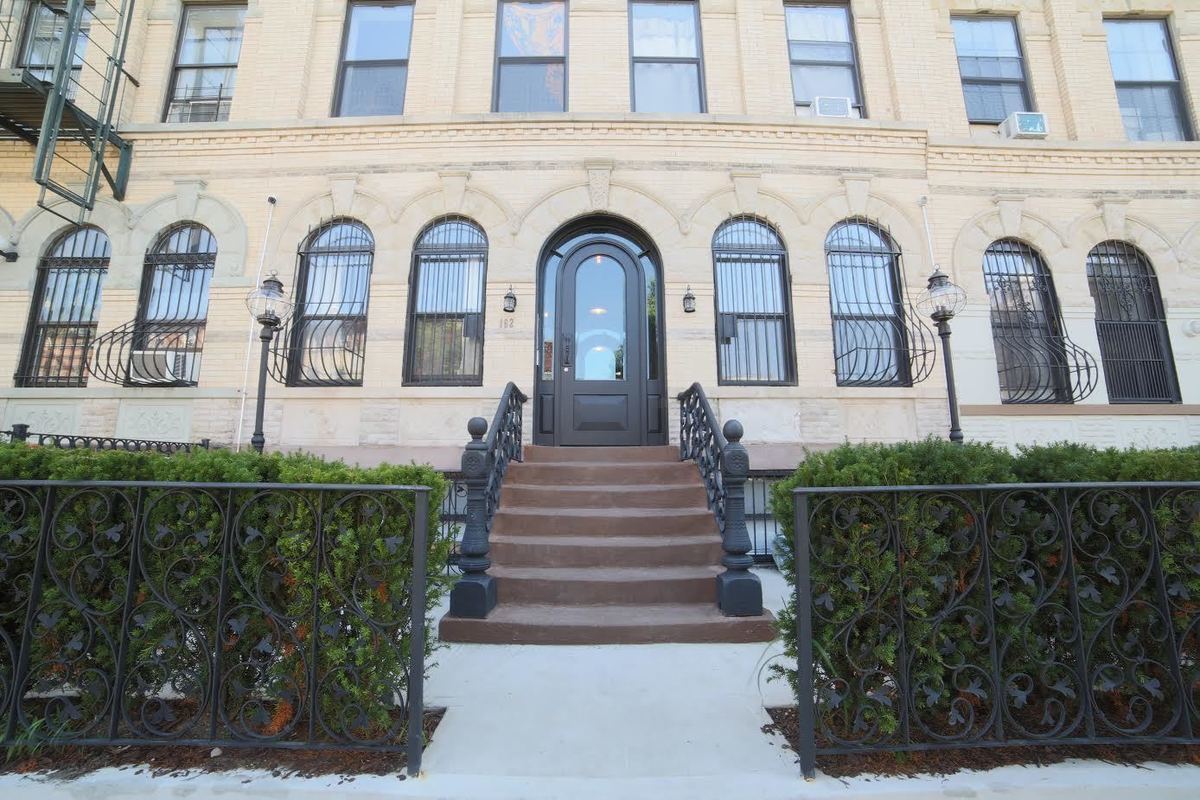 Primary Photo - 162 Pulaski St