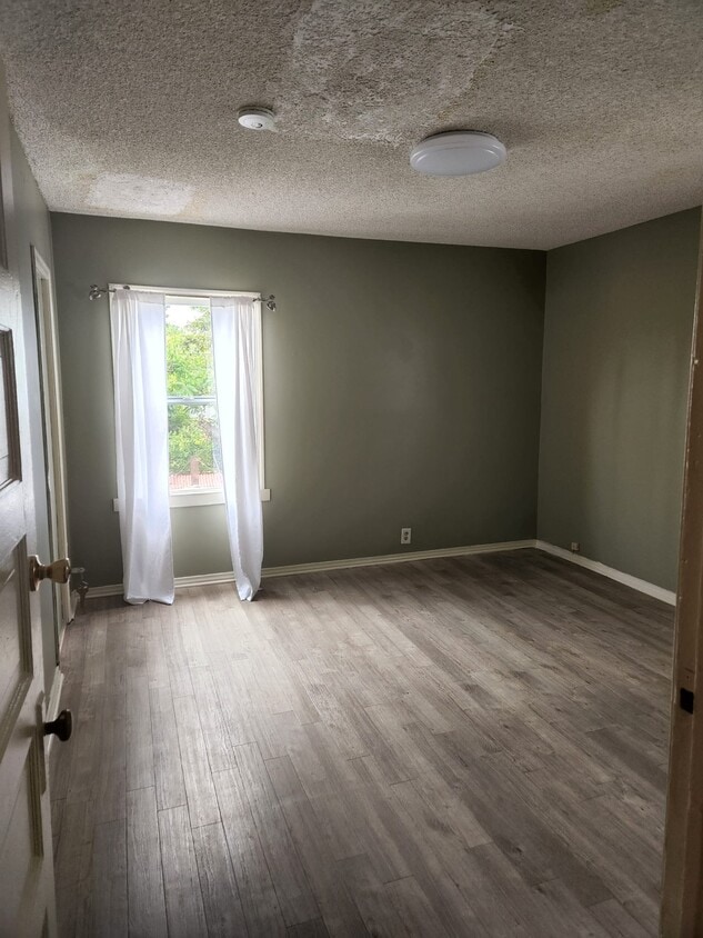 Primary Photo - 1200 W 36th St