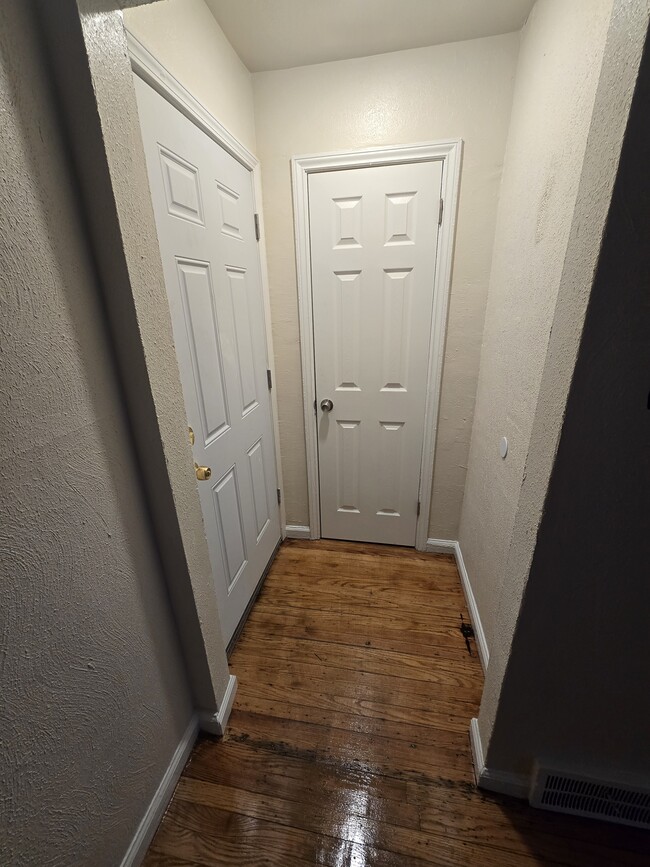 Building Photo - 16522 Murray Hill St