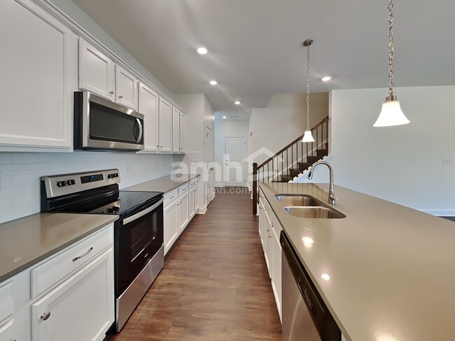 Building Photo - 1524 Soapstone Rd