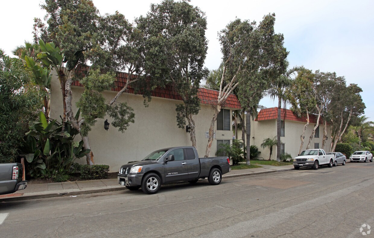Building Photo - West Star Apartments