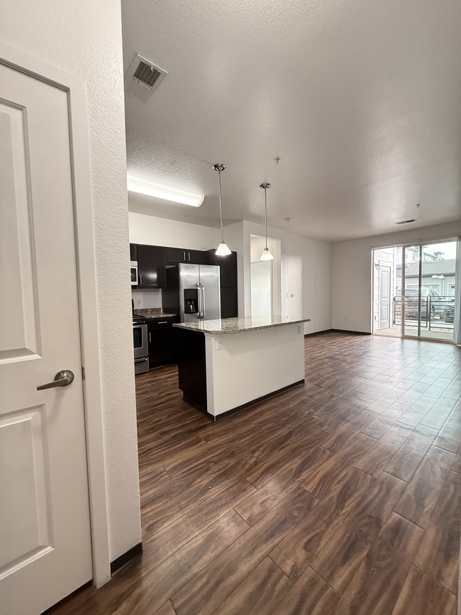 entry-park-hill-4000-1x1-B104-Ash-A1-01-28-2026 - Park Hill 4000