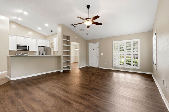 Foto del edificio - Upgraded 3 bedroom 2 bath home in Mentone