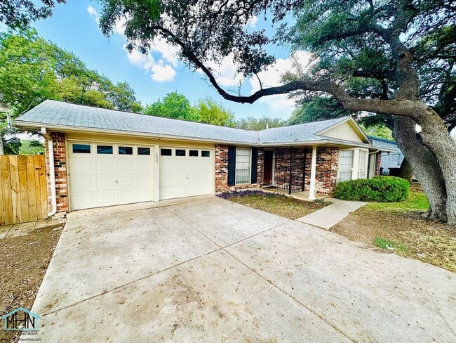 Building Photo - Welcome to Your Dream Home in Thunderbird ...