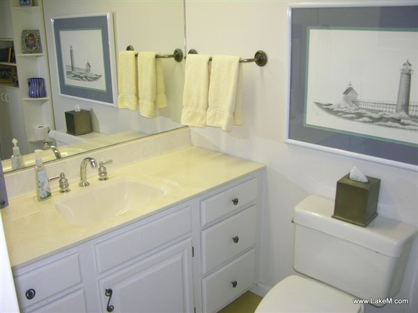 Building Photo - 1159 S Harbor Dr