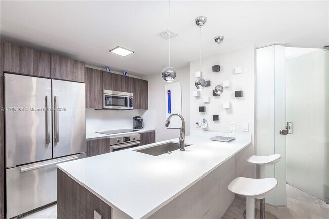 Foto del edificio - 488 NE 18th St