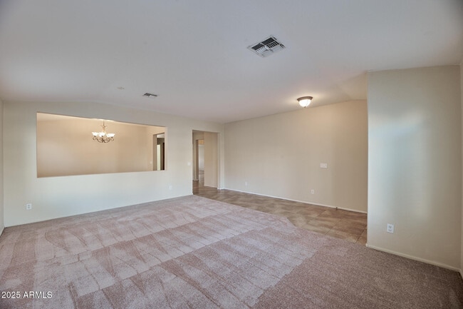 Foto del edificio - 9137 W Kirby Ave