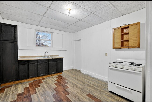 Foto del edificio - 979 W King St