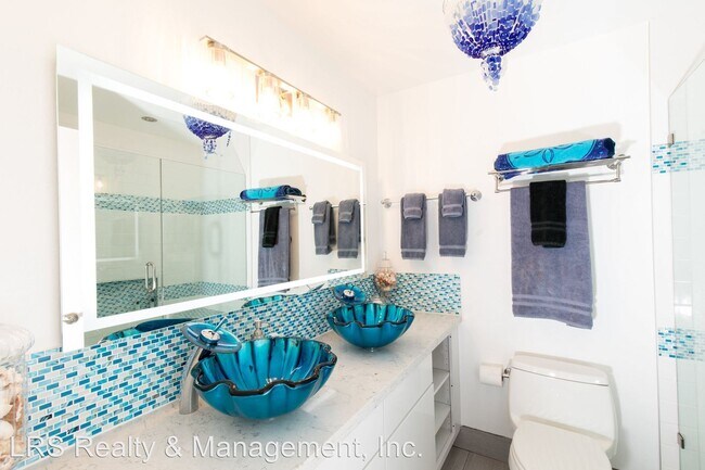 Foto del edificio - 2 br, 2 bath House - 3969 Ocean Front Walk #5