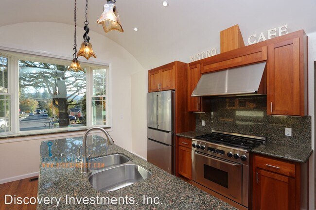 Building Photo - 4 br, 3 bath House - 28 Lance Ct.