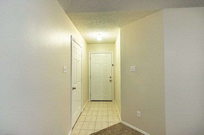 Foto del edificio - Beautiful House with Extra Room!