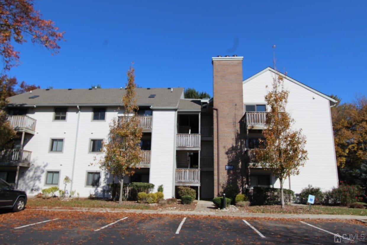 Primary Photo - 1521 Ravens Crest Dr
