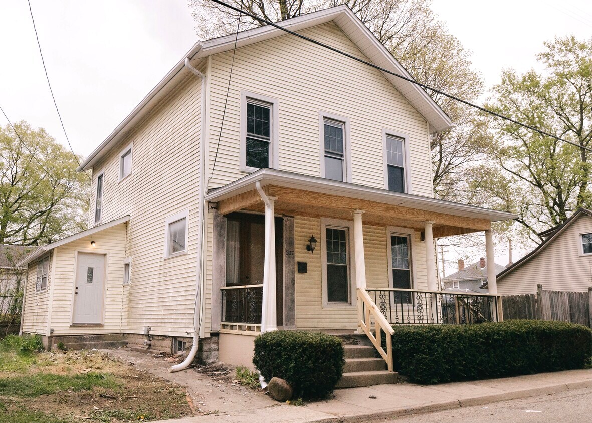 Foto principal - 207 S Walnut St