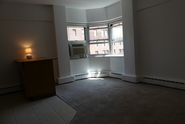 Foto del edificio - 4970 N Marine Dr