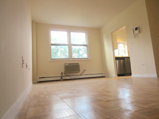 North facing Living Room - 158 Sackett St