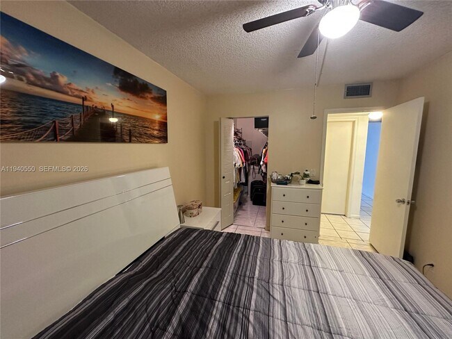 Foto del edificio - 13255 SW 9th Ct