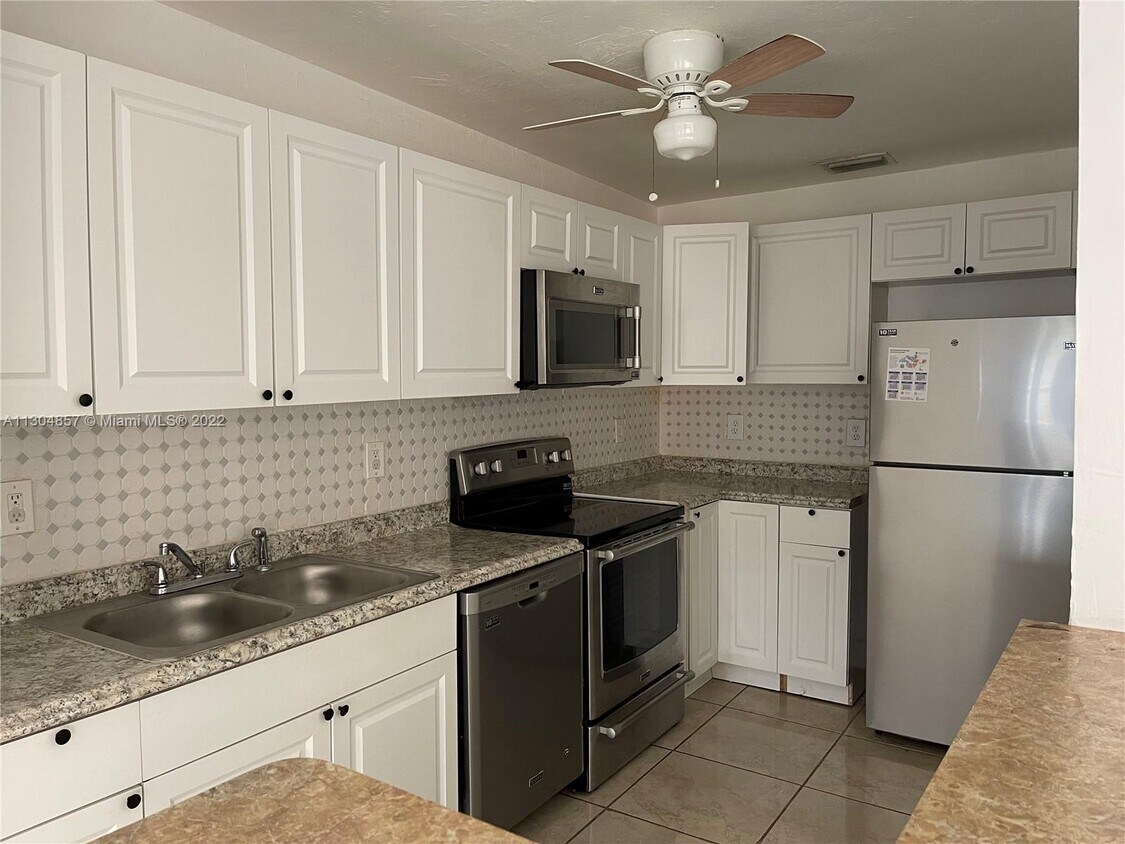 Primary Photo - 2329 NE 173rd St