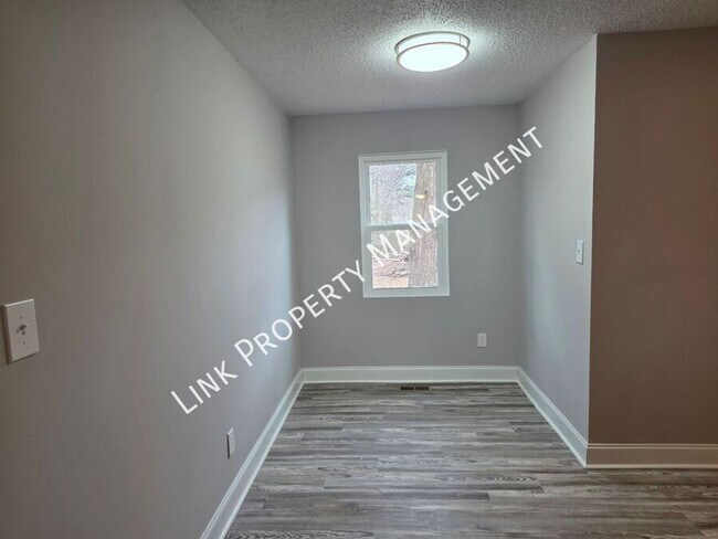 Foto del edificio - 6108 Ramsey Rd